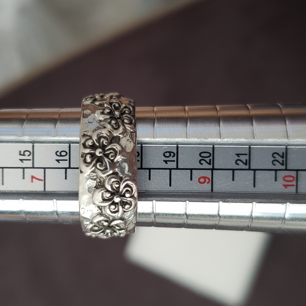 Ring - Picture 3 of 3
